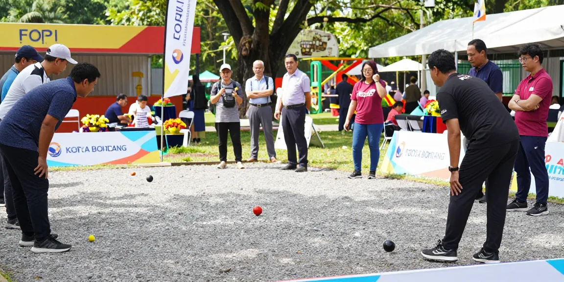 Turnamen petanque FOPI Kota Bontang di taman yang meriah, pemain bersaing dengan semangat.